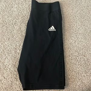 EUC Women’s adidas knit biker short
